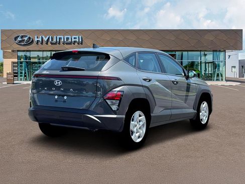New 2026 Hyundai Kona SE image 7
