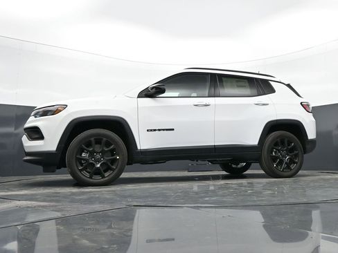 New 2026 Jeep Compass Latitude image 36