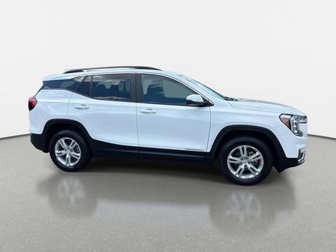Used 2023 GMC Terrain SLE w/ Driver Convenience Package AWD/4WD image 3