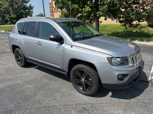 Used 2017 Jeep Compass Sport w/ Power Value Group AWD/4WD image 6