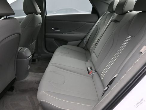 Certified 2024 Hyundai Elantra SEL w/ Convenience Package image 11