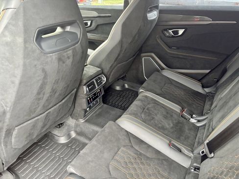 Used 2023 Lamborghini Urus Performante image 21