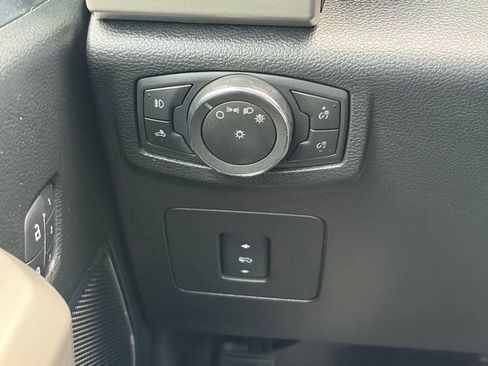 Used 2015 Ford F150 Lariat w/ Trailer Tow Package AWD/4WD image 19