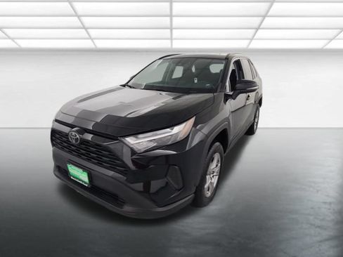 Used 2024 Toyota RAV4 XLE FWD image 2
