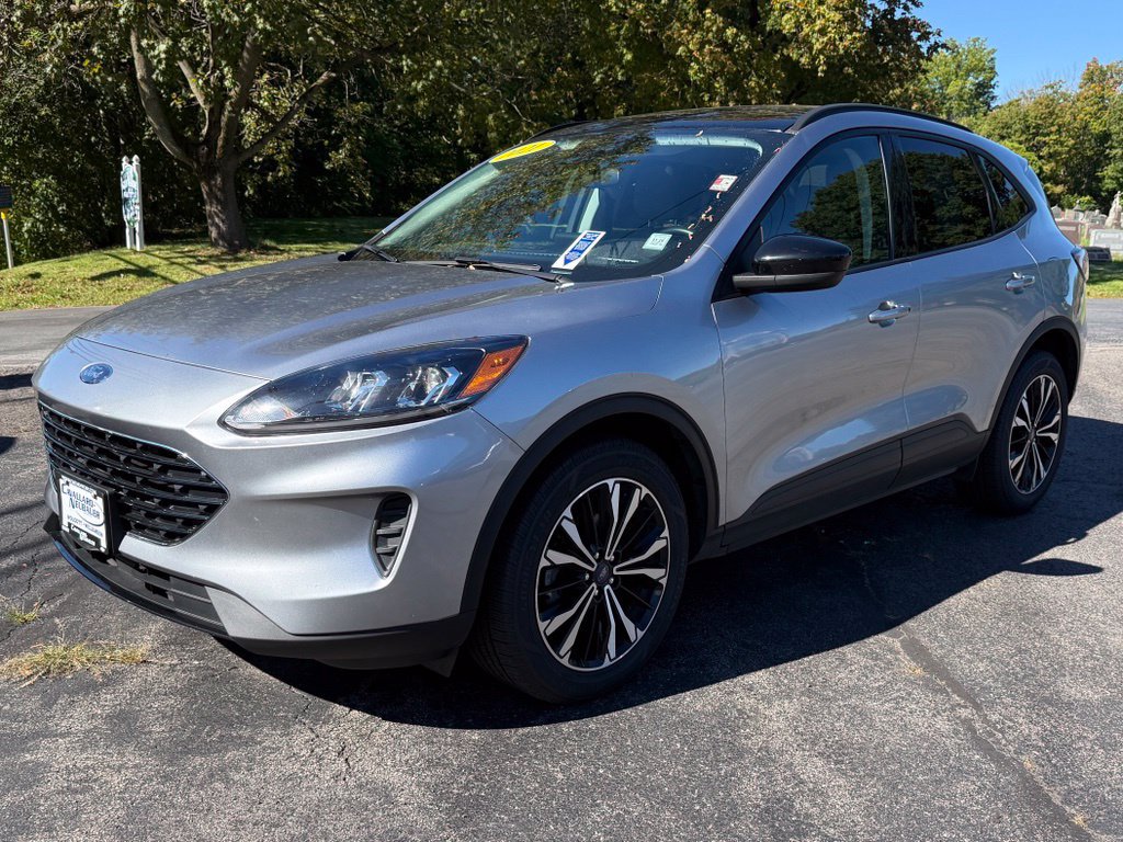 Used 2021 Ford Escape SE w/ SE Sport Appearance Package AWD/4WD image 1