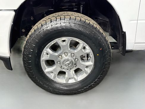Used 2024 RAM 2500 Laramie AWD/4WD image 37
