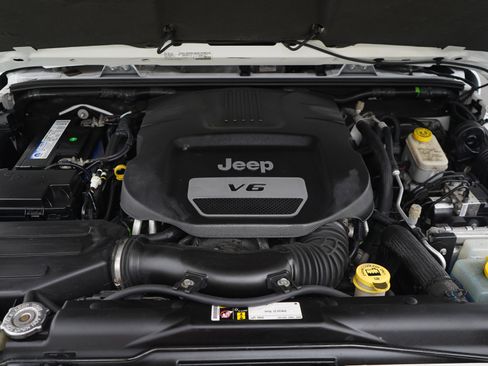 Used 2016 Jeep Wrangler Unlimited Rubicon AWD/4WD image 21