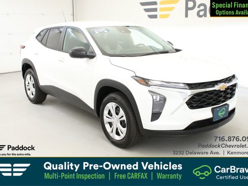 Certified 2025 Chevrolet Trax LS FWD image 1