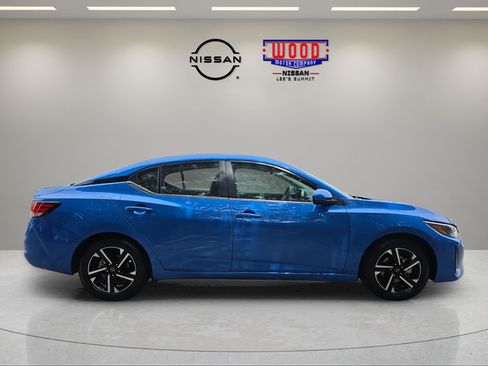 Used 2025 Nissan Sentra SV FWD image 2
