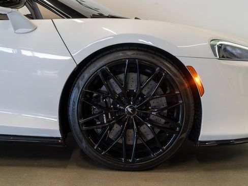 Used 2022 McLaren GT image 38