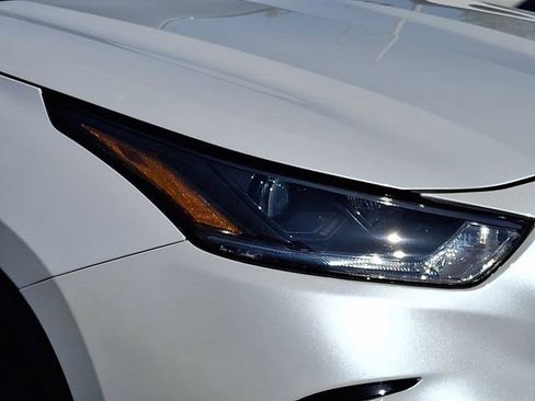 Used 2023 Toyota Highlander XSE AWD/4WD image 9
