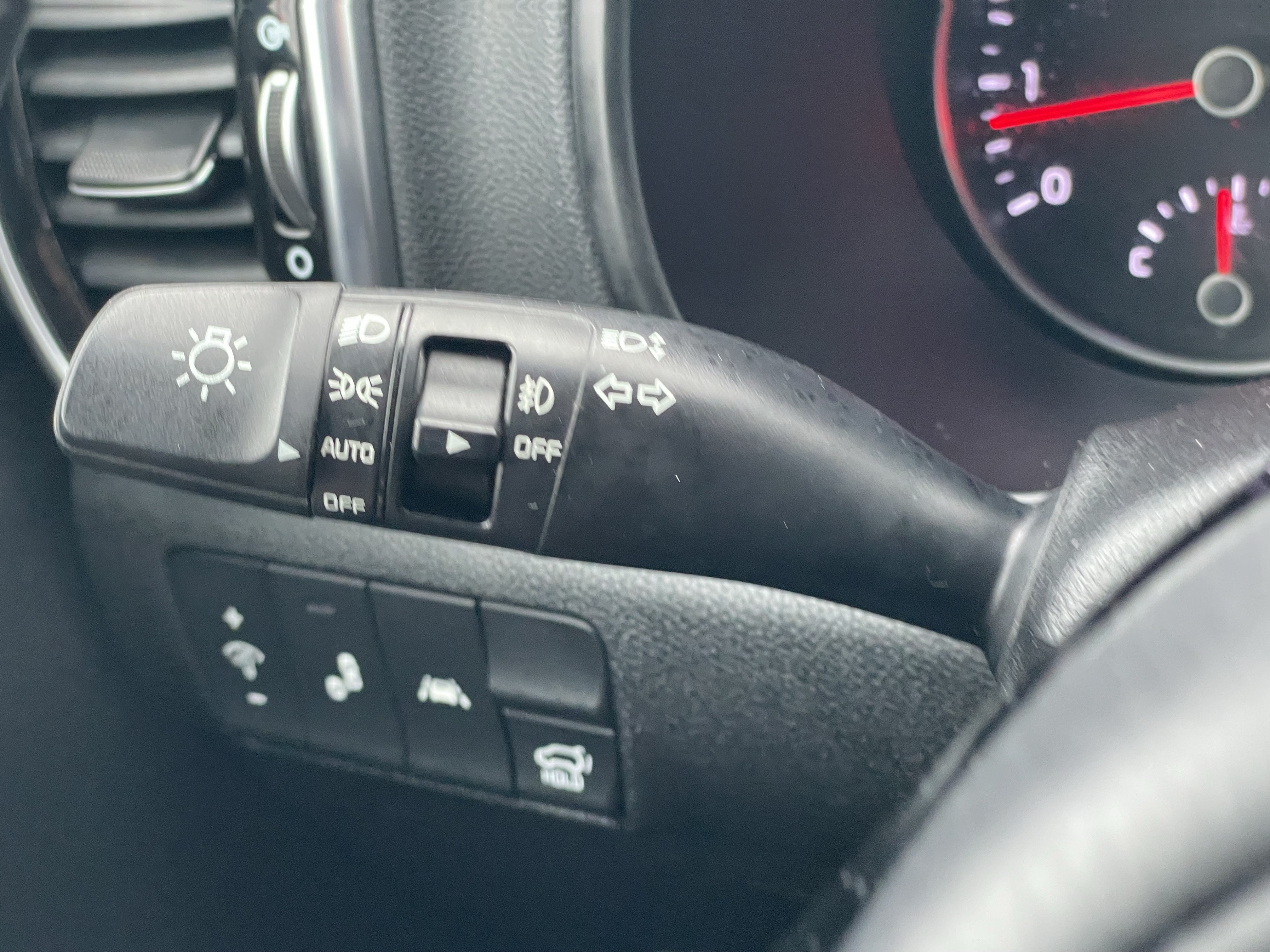 Used 2021 Kia Sportage EX AWD/4WD image 17