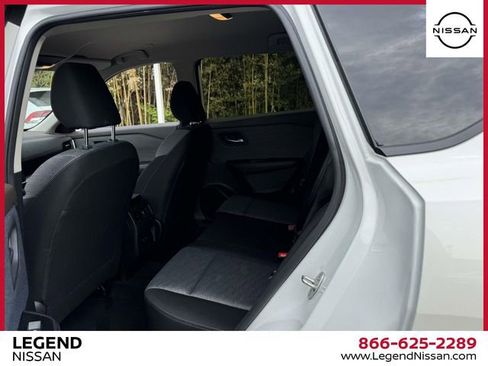 Used 2023 Nissan Rogue SV AWD/4WD image 12