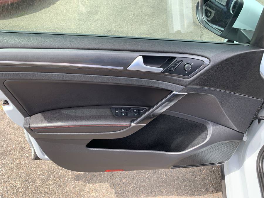 Used 2019 Volkswagen GTI SE w/ SE Experience Package FWD image 9