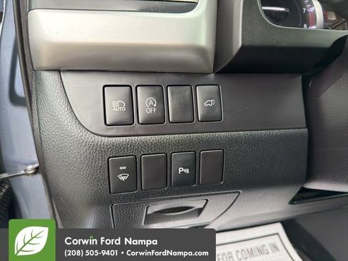 Used 2017 Toyota Highlander Limited image 14