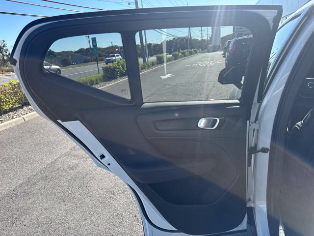 Used 2026 Volvo XC40 B5 Plus AWD/4WD image 16