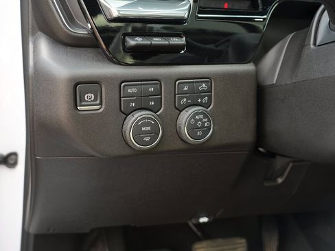 Certified 2025 Chevrolet Silverado 3500 High Country w/ High Country Premium Package AWD/4WD image 16