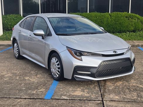 Used 2023 Toyota Corolla LE FWD image 3