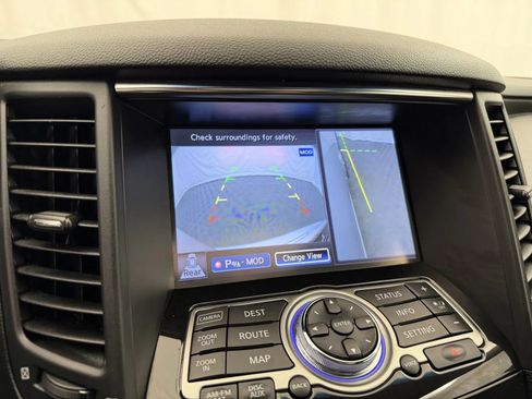 Used 2017 INFINITI QX70 AWD w/ Premium Package image 17