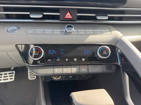 New 2025 Hyundai Elantra SEL image 26