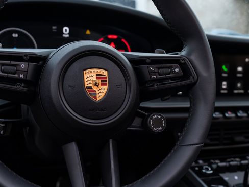 Used 2025 Porsche 911 Carrera image 27