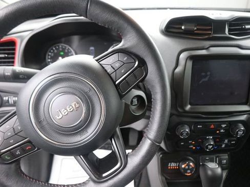 Used 2022 Jeep Renegade Trailhawk AWD/4WD image 29