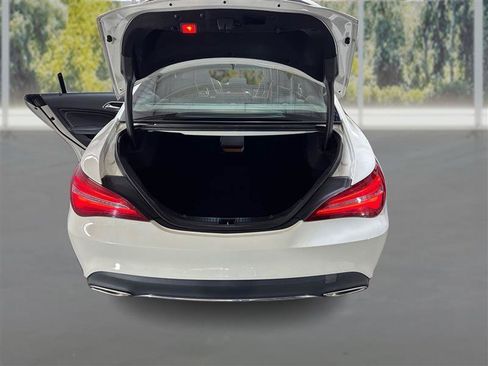 Used 2018 Mercedes-Benz CLA 250 image 12