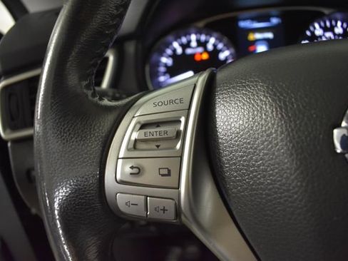 Used 2016 Nissan Rogue SL AWD/4WD image 16