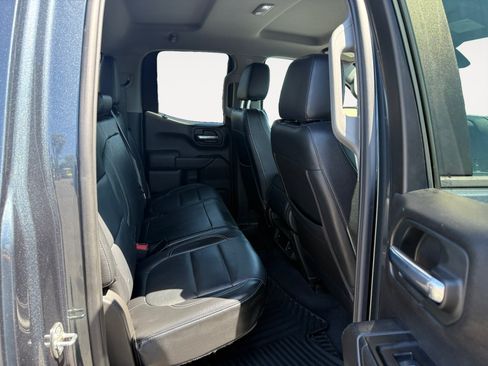 Used 2019 Chevrolet Silverado 1500 Custom Trail Boss w/ Custom Convenience Package AWD/4WD image 18