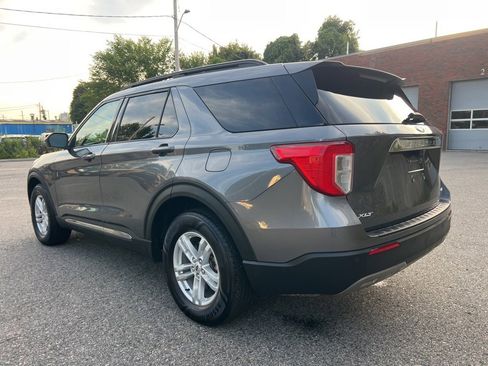 Used 2022 Ford Explorer XLT w/ Equipment Group 202A image 3