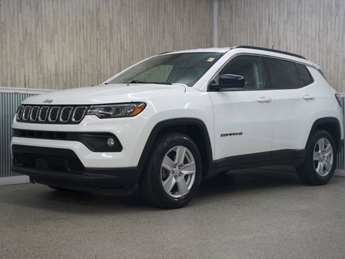 Used 2022 Jeep Compass Latitude FWD image 4