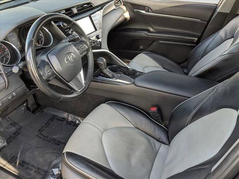 Used 2019 Toyota Camry SE image 9