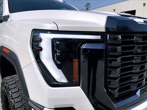 Used 2024 GMC Sierra 2500 Denali Ultimate AWD/4WD image 33