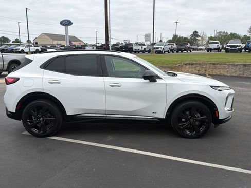 Used 2025 Buick Envision Sport Touring image 2