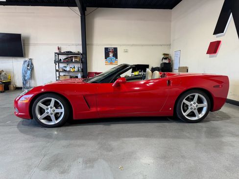 Used 2006 Chevrolet Corvette Convertible w/ Preferred Equipment Group RWD image 6