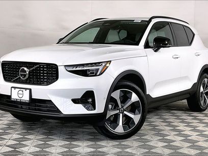 New 2026 Volvo XC40 B5 Plus w/ Protection Package Premier