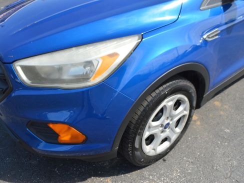Used 2018 Ford Escape S image 3