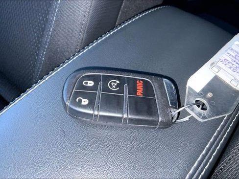 Used 2022 Jeep Renegade Latitude w/ Convenience Group AWD/4WD image 10