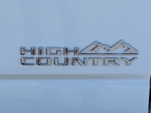 Used 2022 Chevrolet Silverado 2500 High Country AWD/4WD image 12