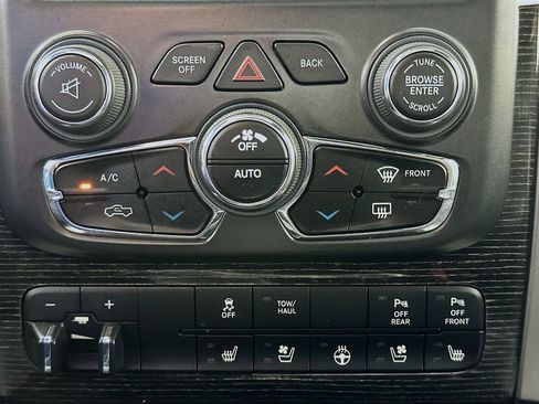 Used 2016 RAM 2500 Limited image 19