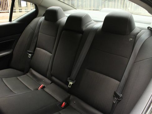 Used 2024 Nissan Altima 2.5 SV AWD/4WD image 18