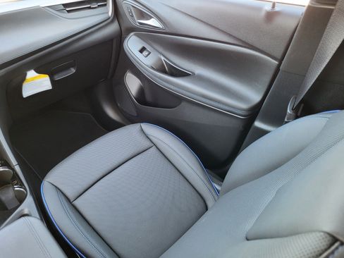 Used 2025 Buick Encore GX Sport Touring image 16