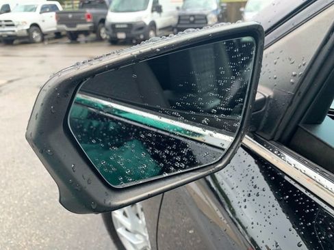 Used 2022 Chevrolet Equinox LT image 16