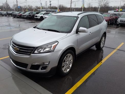 Used 2015 Chevrolet Traverse LT w/ Style and Technology Package image 1