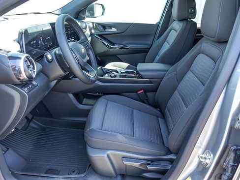 New 2026 Chevrolet Equinox LT FWD image 13
