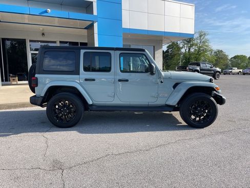 Used 2023 Jeep Wrangler Unlimited Sahara w/ Cold Weather Group image 9