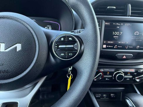 Used 2025 Kia Soul LX w/ LX Technology Package FWD image 18