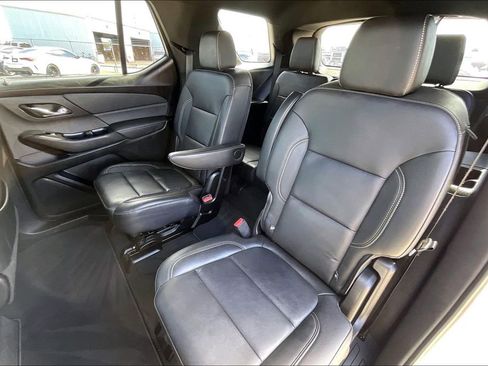 Used 2023 Chevrolet Traverse LT image 19