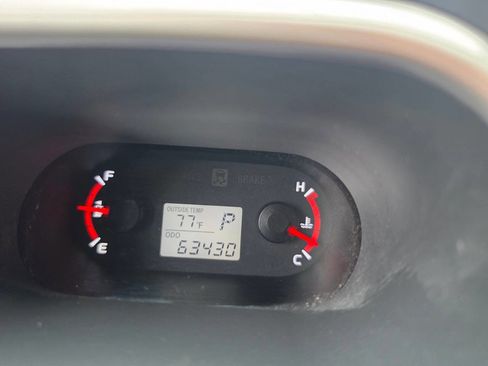 Used 2009 Pontiac Vibe w/ Preferred Package image 45