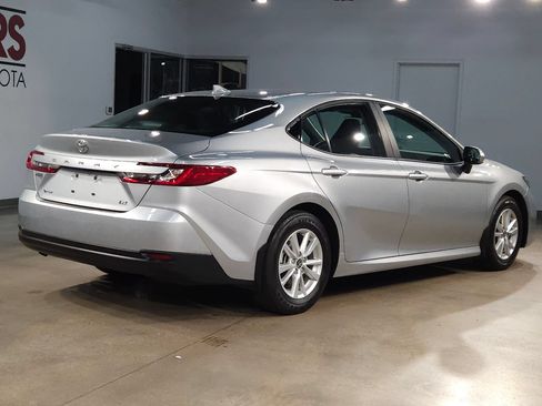 Used 2025 Toyota Camry LE w/ Convenience Package FWD image 7